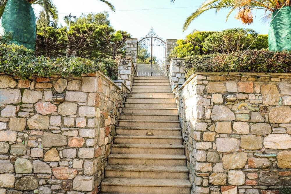 Thessalia Skiathos Entrance