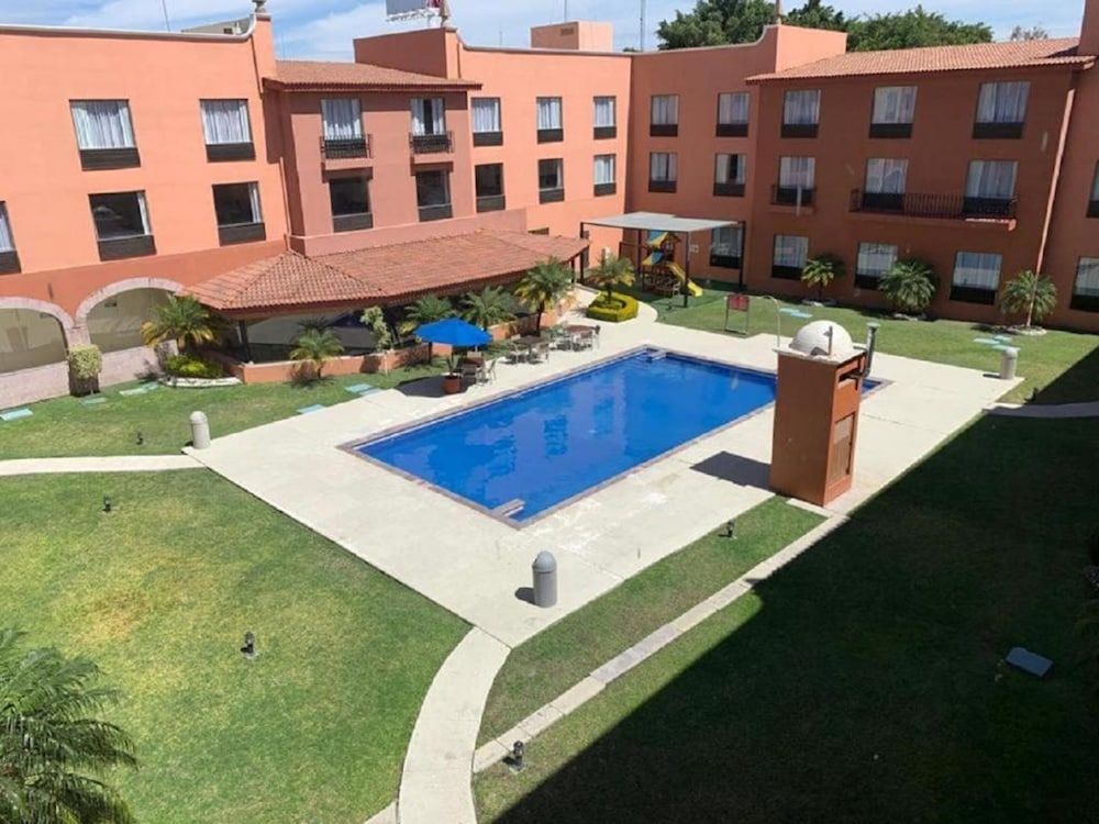  Celaya Terrace