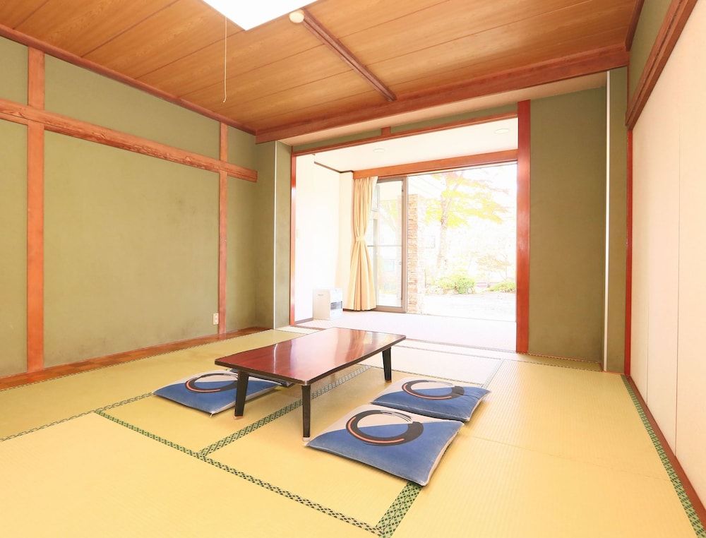 Yamanashi (prefecture) Yamanakako Room