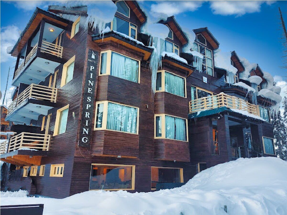 Jammu and Kashmir Gulmarg Hotel Exterior