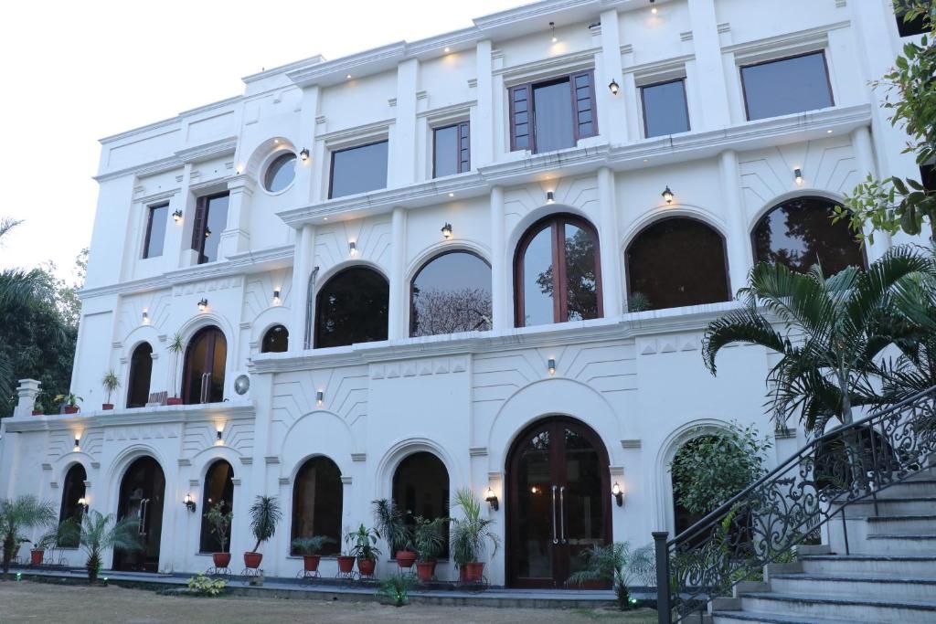 Punjab Patiala Hotel Exterior