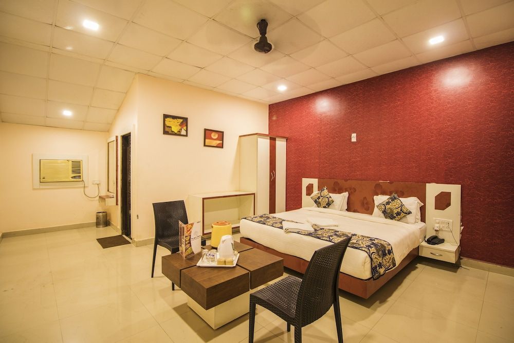 Madhya Pradesh Pachmarhi Room