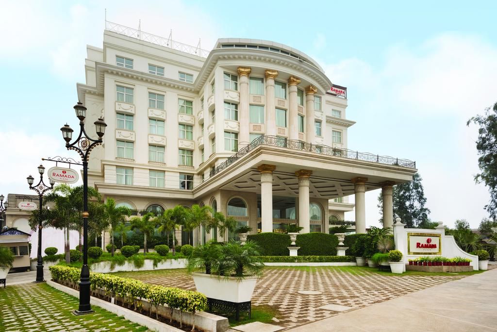 Punjab Zirakpur Hotel Exterior