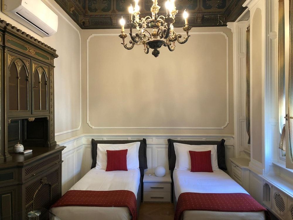 Piedmont Turin Room