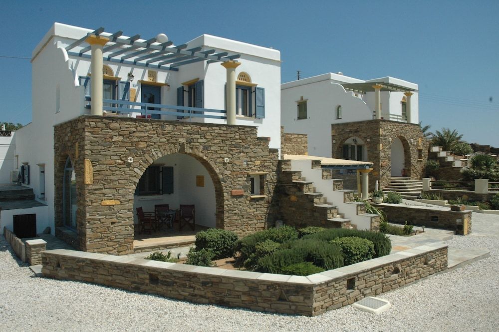  Tinos Facade