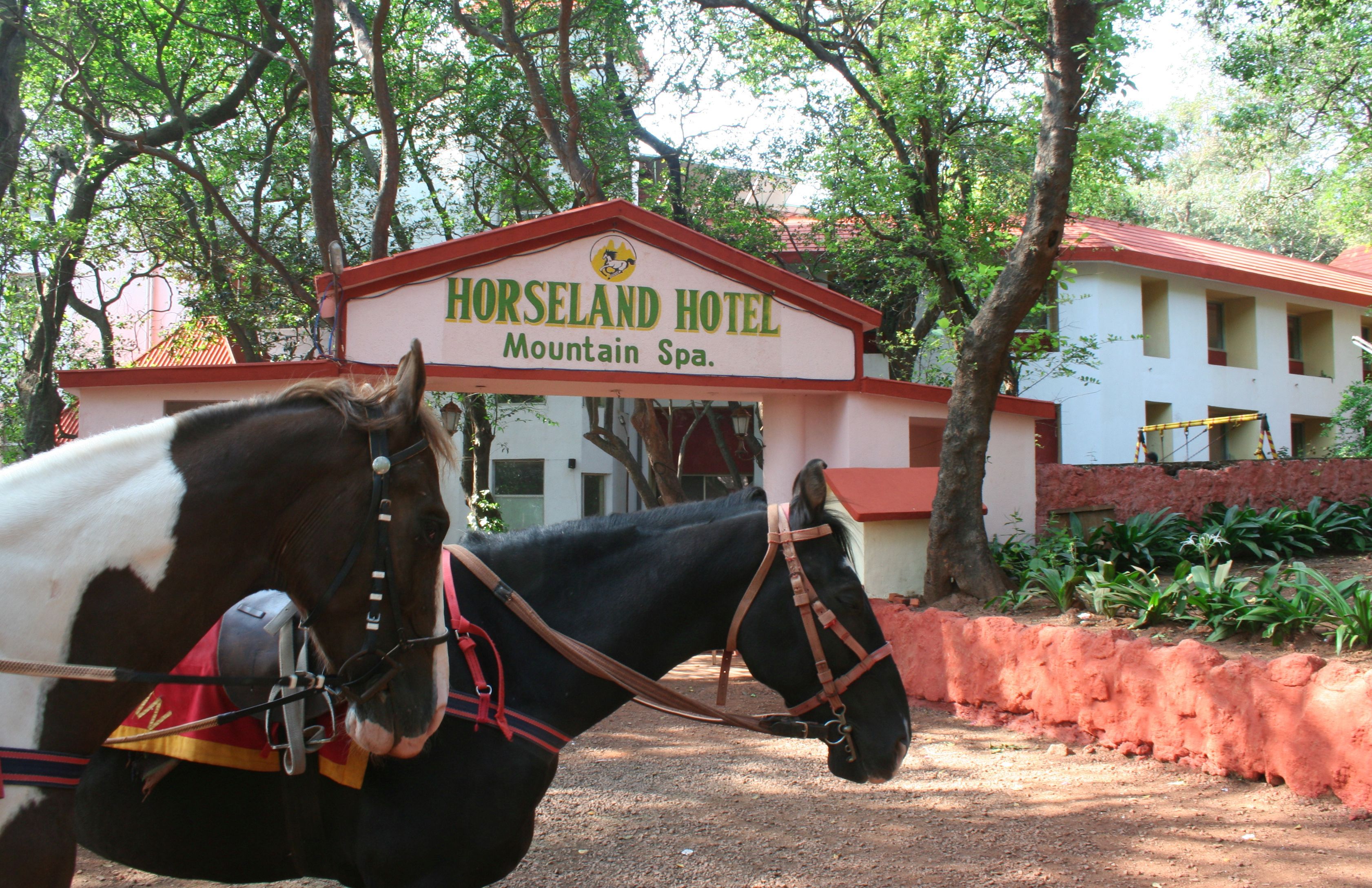 Maharashtra Matheran Hotel Exterior