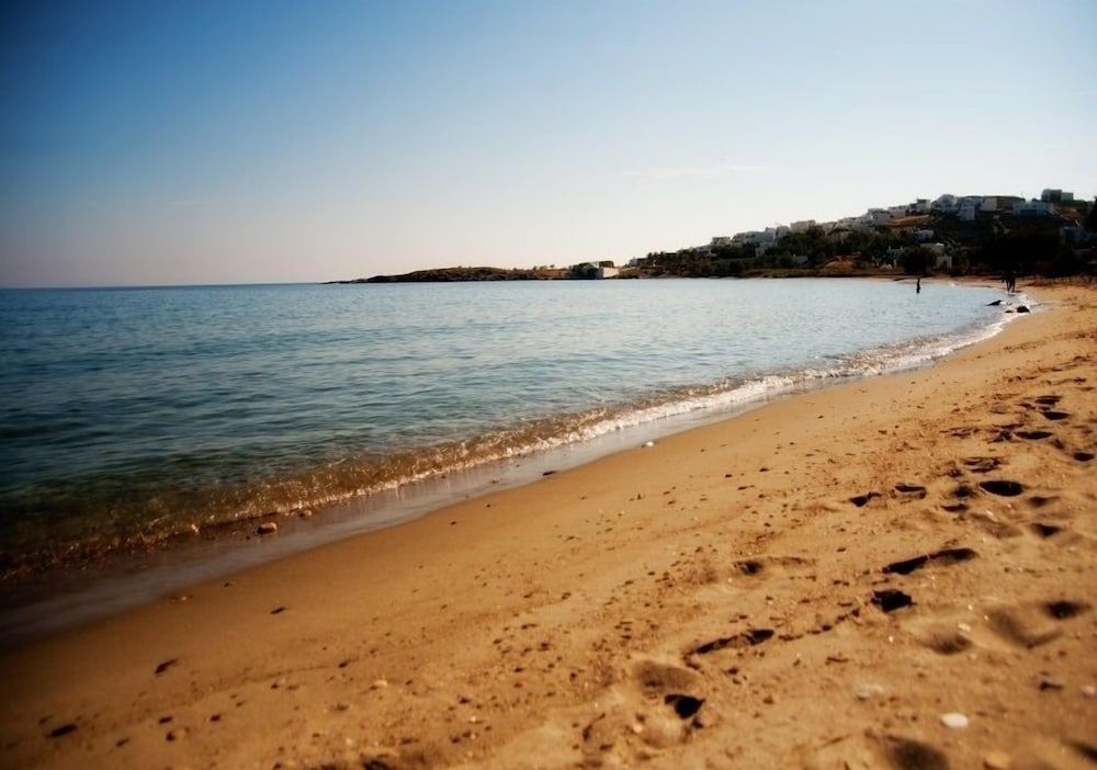  Tinos Beach