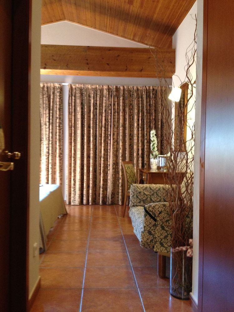 Hotel Xalet Verdú Quadruple Room 5