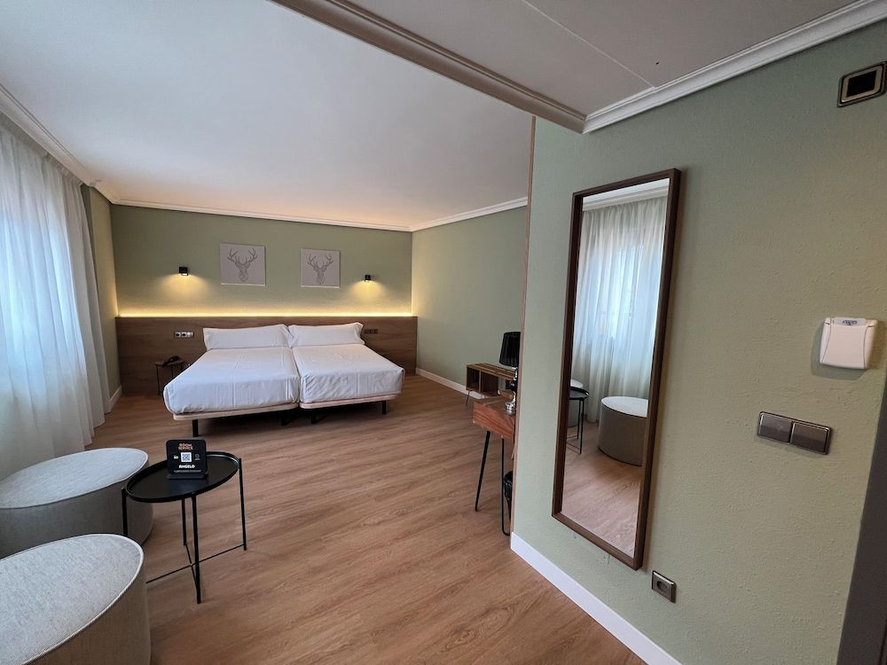 Yomo Imperial Twin Room