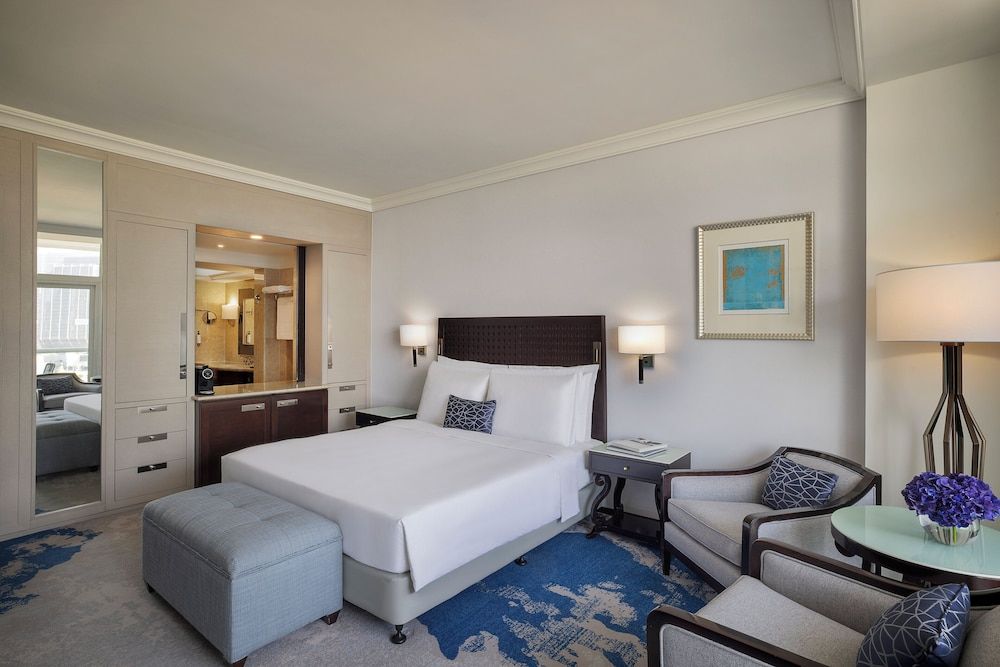 Beach Rotana Room, Balcony, Sea View (Spacious, King Bed)