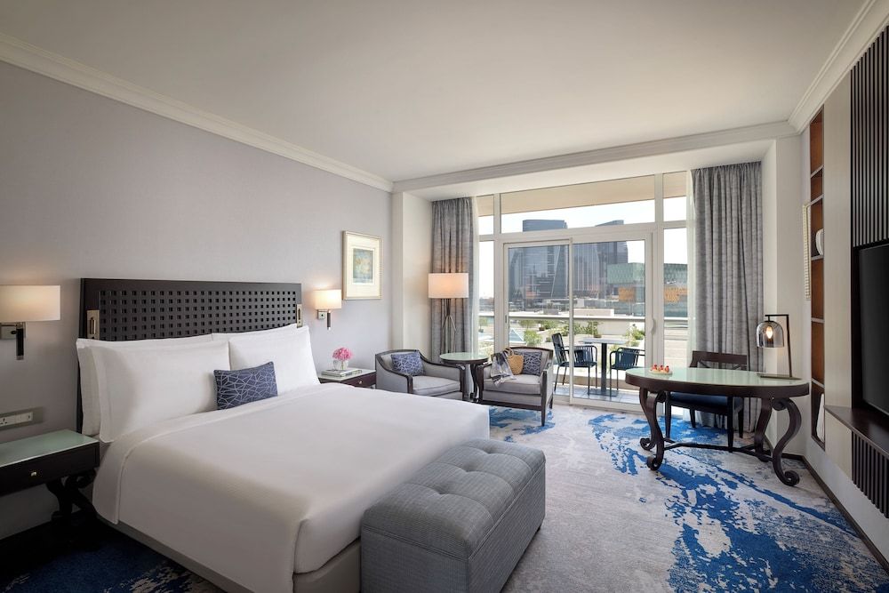 Beach Rotana Room, Balcony, Sea View (Spacious, King Bed) 2