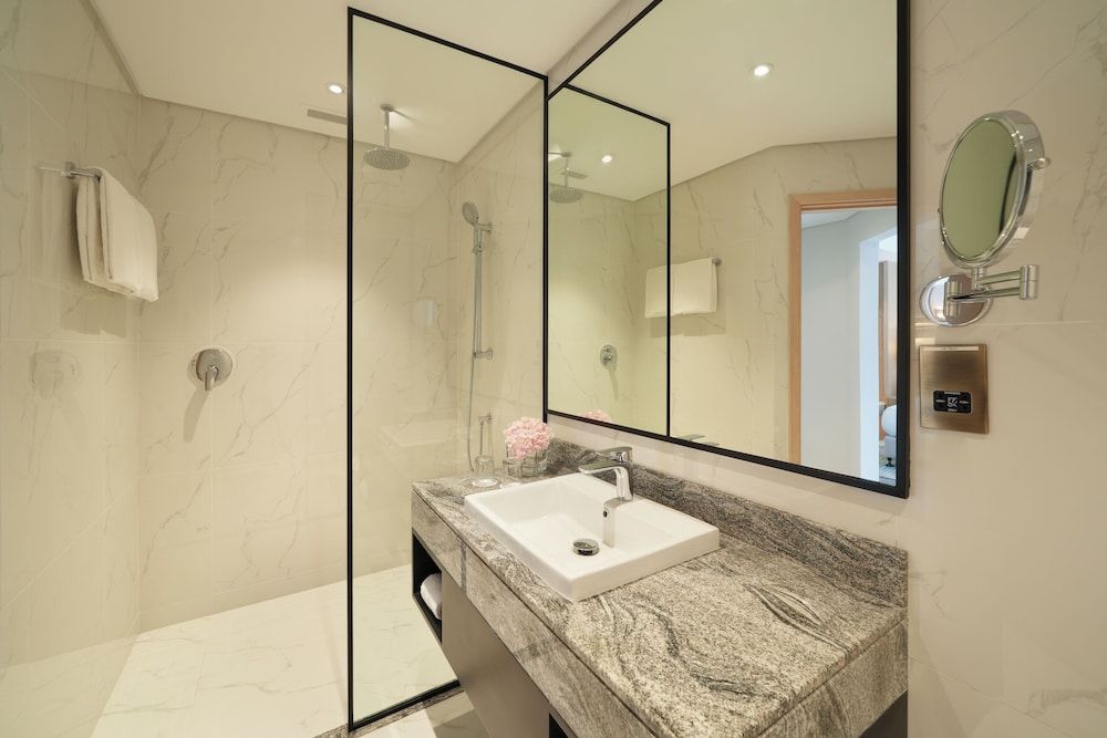 Arabian Park Dubai, an Edge by Rotana Hotel Room, 2 Twin Beds, City View 4