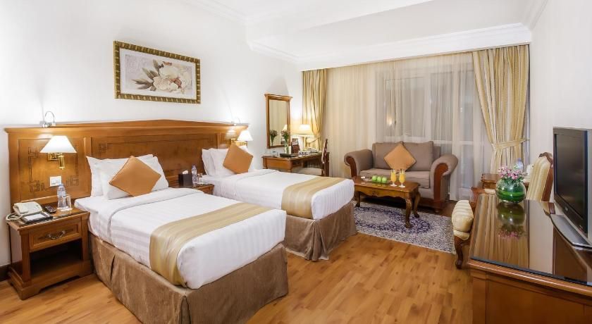 Grand Excelsior Hotel Bur Dubai Deluxe Room 8