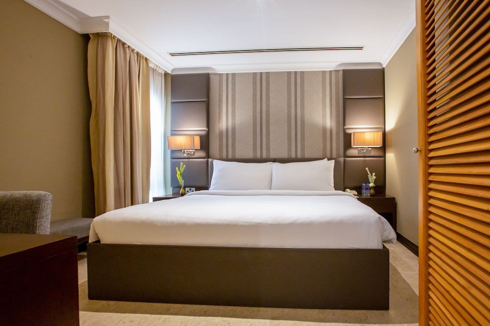 Suite (with Outside Jacuzzi)