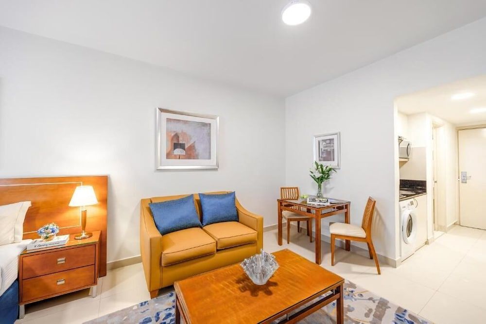 Golden Sands 5 Hotel Apartment Deluxe Studio, 2 Twin Beds, Balcony, City View 8