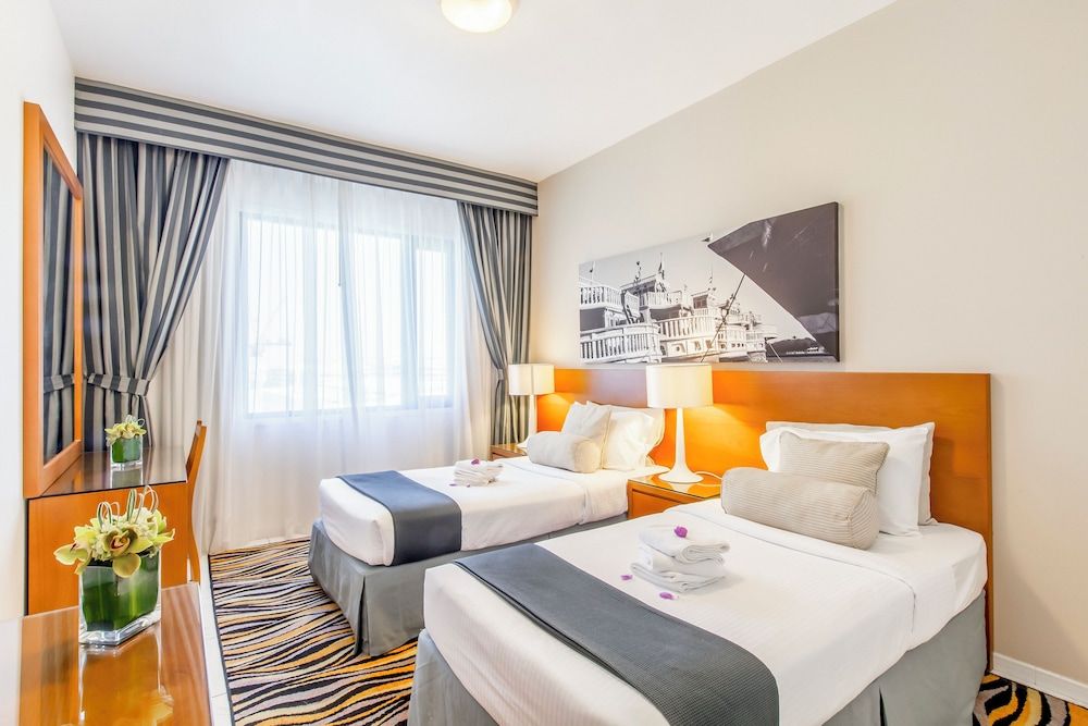 Golden Sands 5 Hotel Apartment Deluxe Studio, 2 Twin Beds, Balcony, City View 2