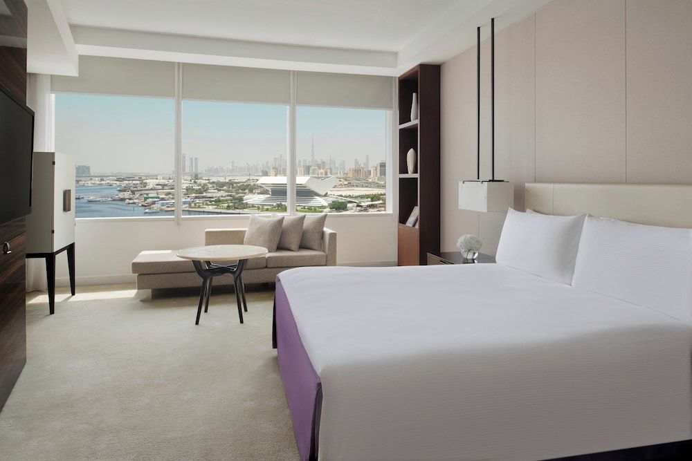 Premium Room, 1 King Bed, Club Lounge Access