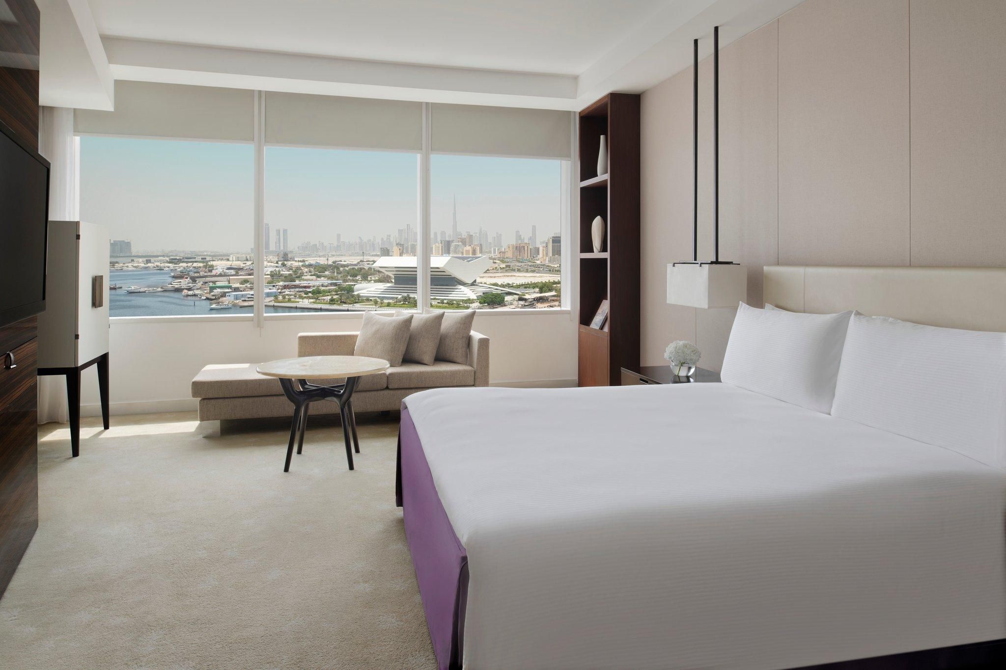 1 King Premium Club Lounge Accessible