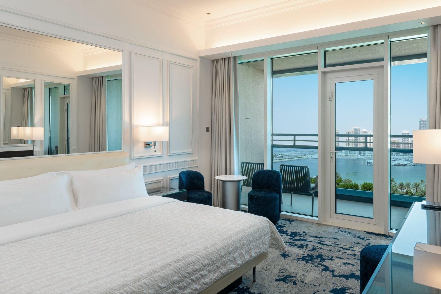 Deluxe Sea View, Guest room, 1 King, Balcony