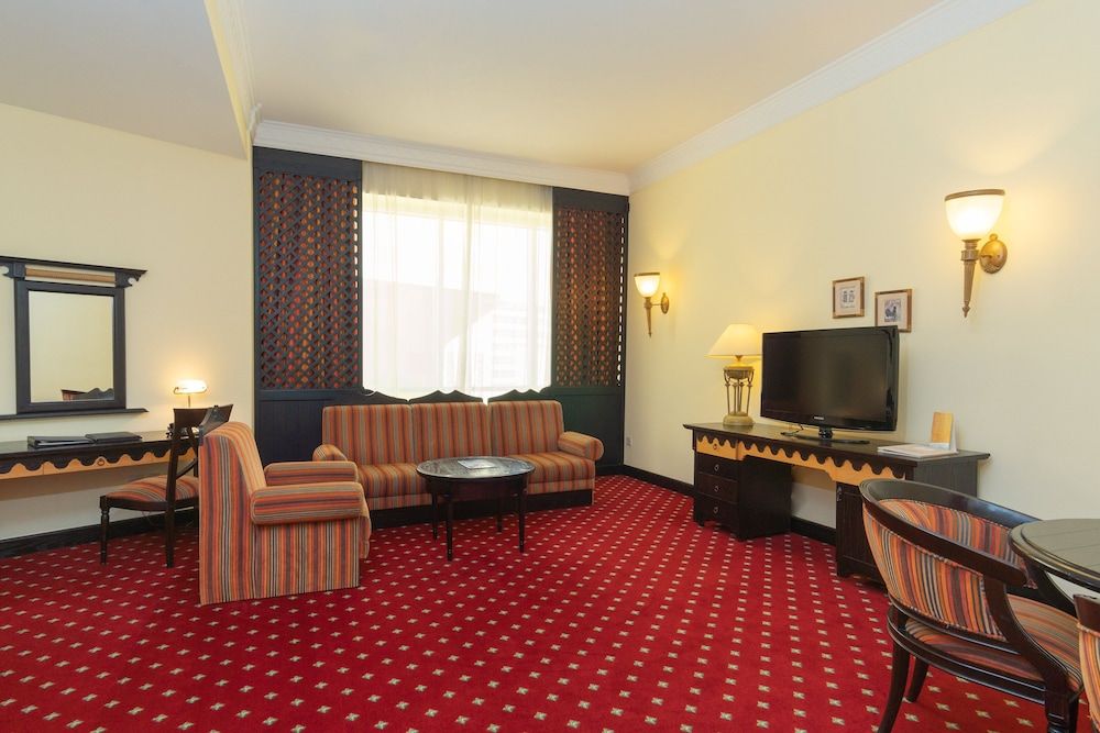 Millennium Airport Hotel Dubai Grand Room, complimentary shuttle to DXB Airport Terminal 1 & 3 6