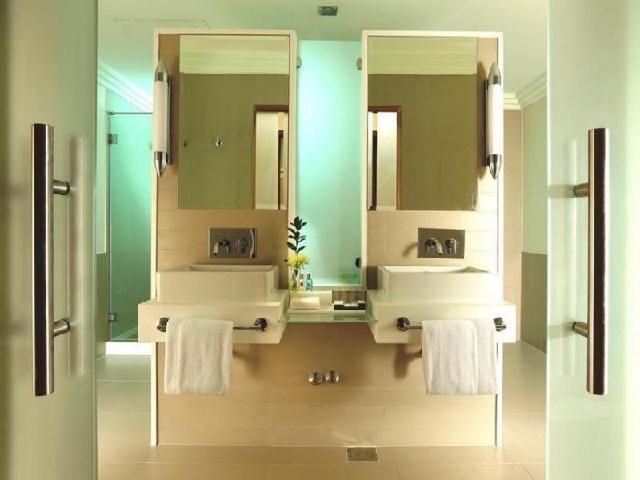 Grand Room, complimentary shuttle to DXB Airport Terminal 1 & 3