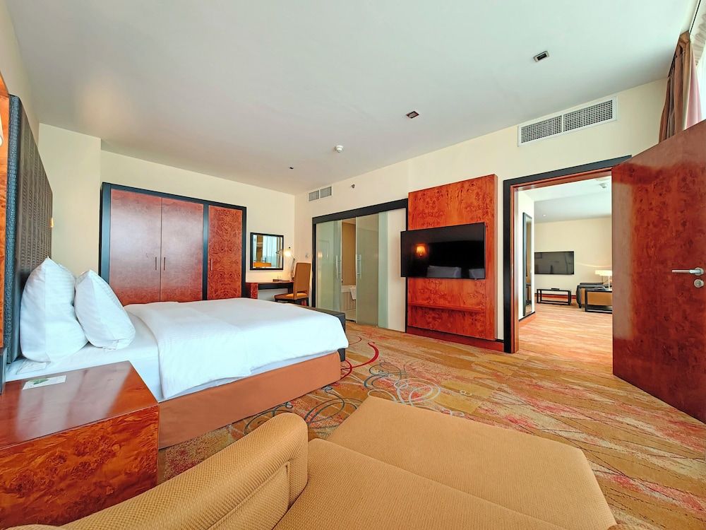 undefined Millennium Airport Hotel Dubai 6