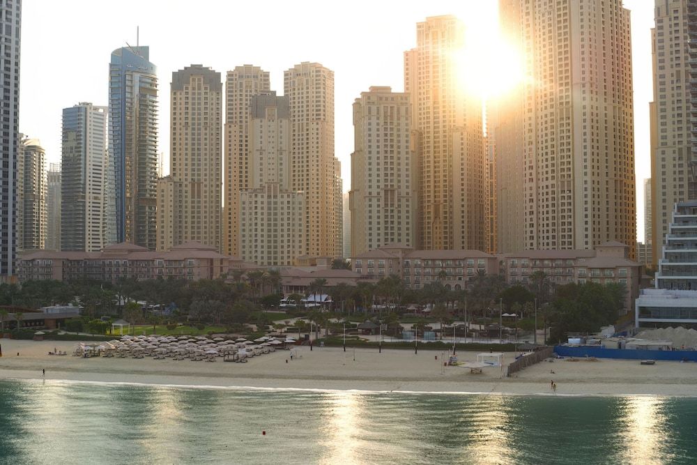 undefined The Ritz-Carlton, Dubai 8