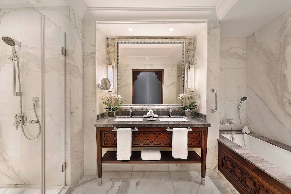 The Ritz-Carlton, Dubai Deluxe Room, 2 Queen Beds, Balcony, Garden View (Balcony) 3