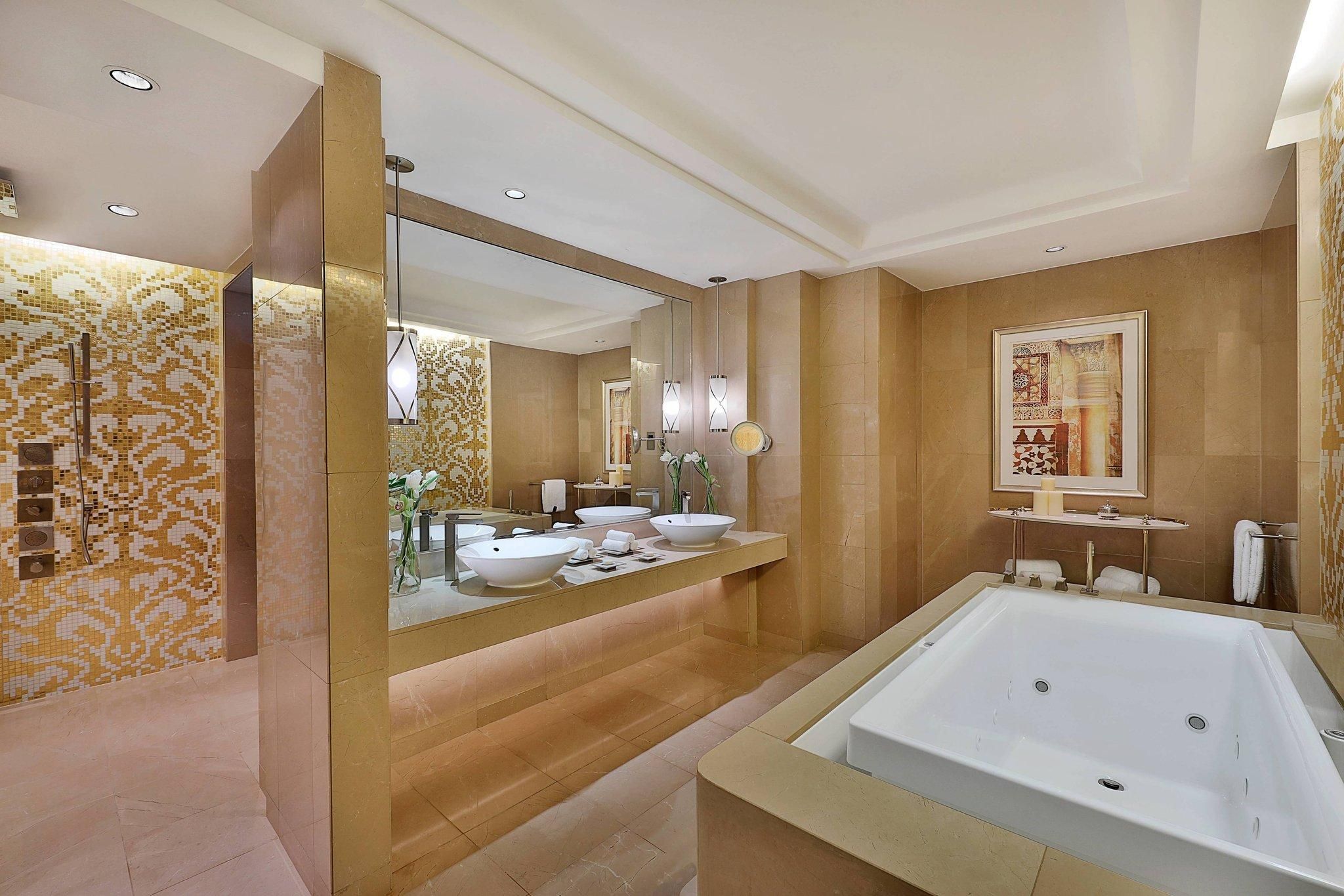 Royal Suite, Club Lounge Access, 2 Bedroom Suite, Bedroom 1: 1 King, Bedroom 2: 2 Queen, Balcony