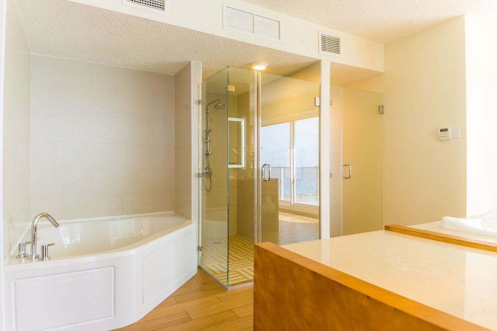 Sunscape Curacao Resort, Spa & Casino - All Inclusive Sun Club Master Suite 4