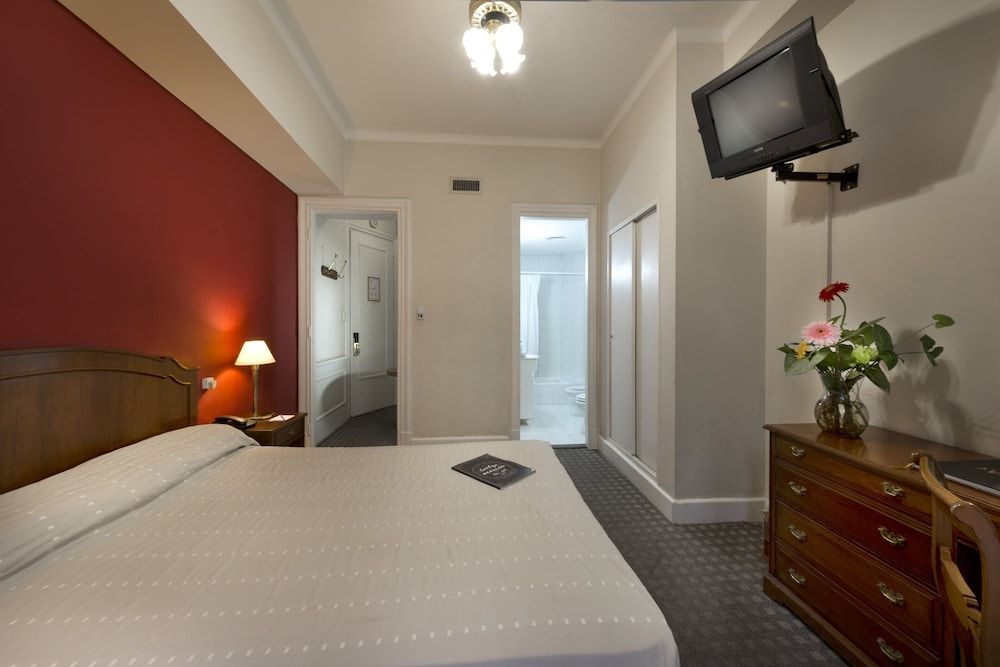 Room, 2 Bedrooms