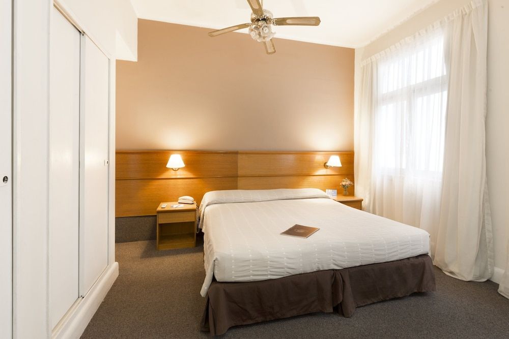 Standard Room, 1 Queen Bed