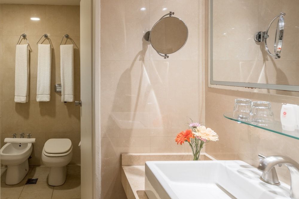 Exe Hotel Colón Standard Triple Room 6