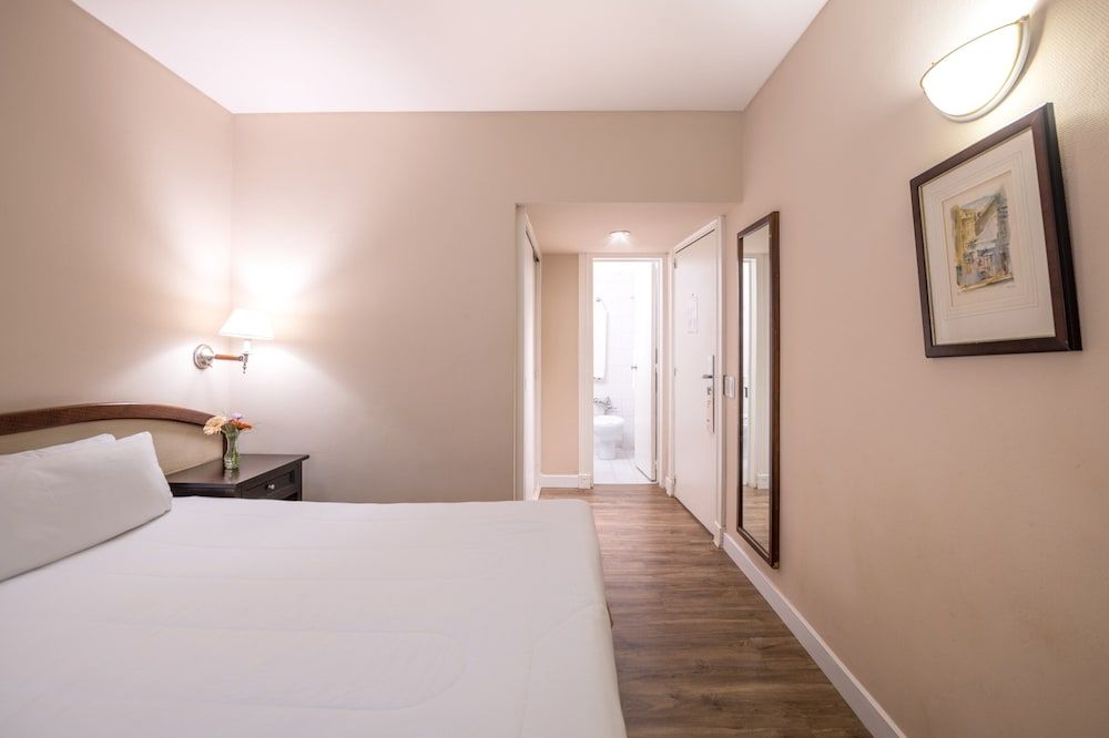 Exe Hotel Colón Standard Single Room 4