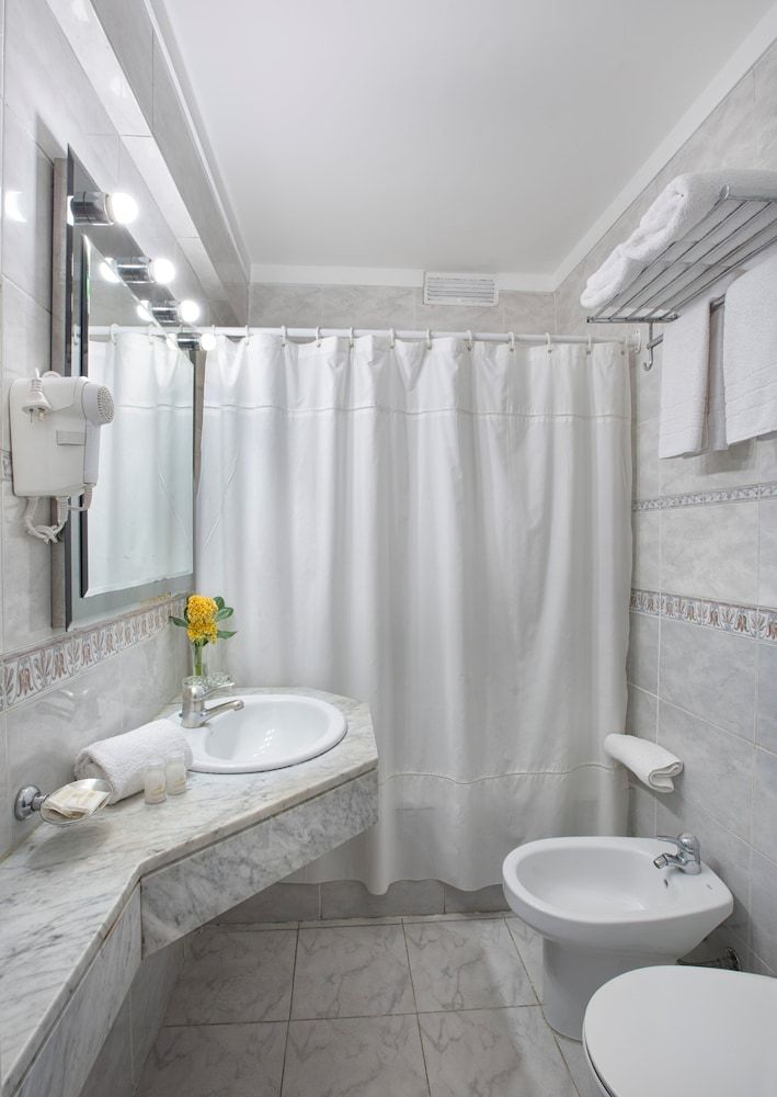 Hotel Impala Triple Room 4