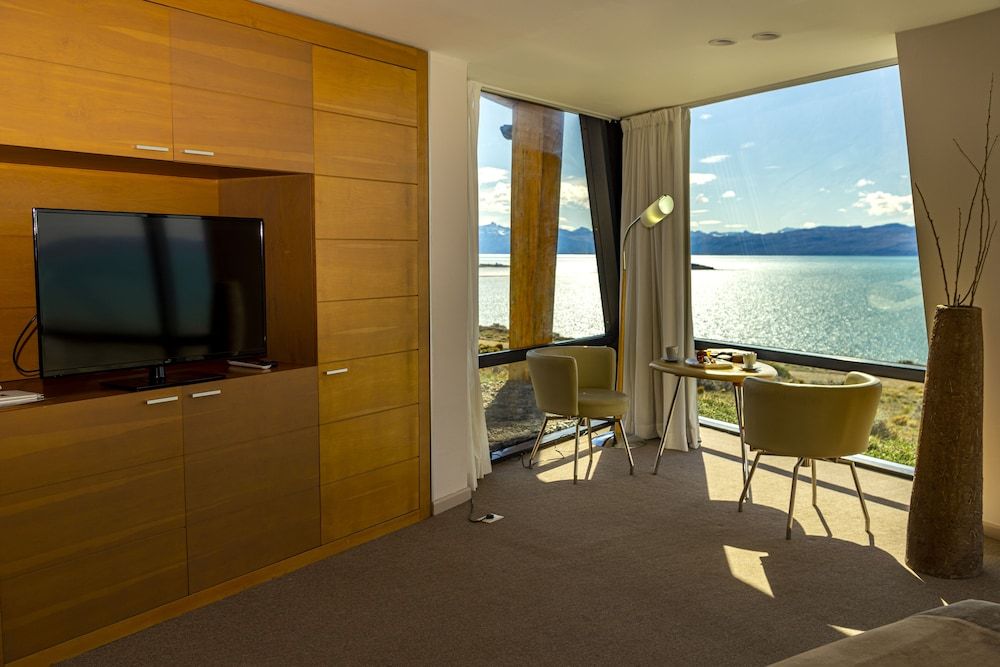 Design Suites Calafate Suite, Lake View 8