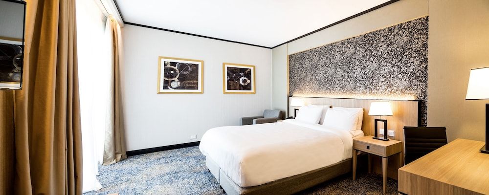 Premium Room, 1 King Bed (High Floor)