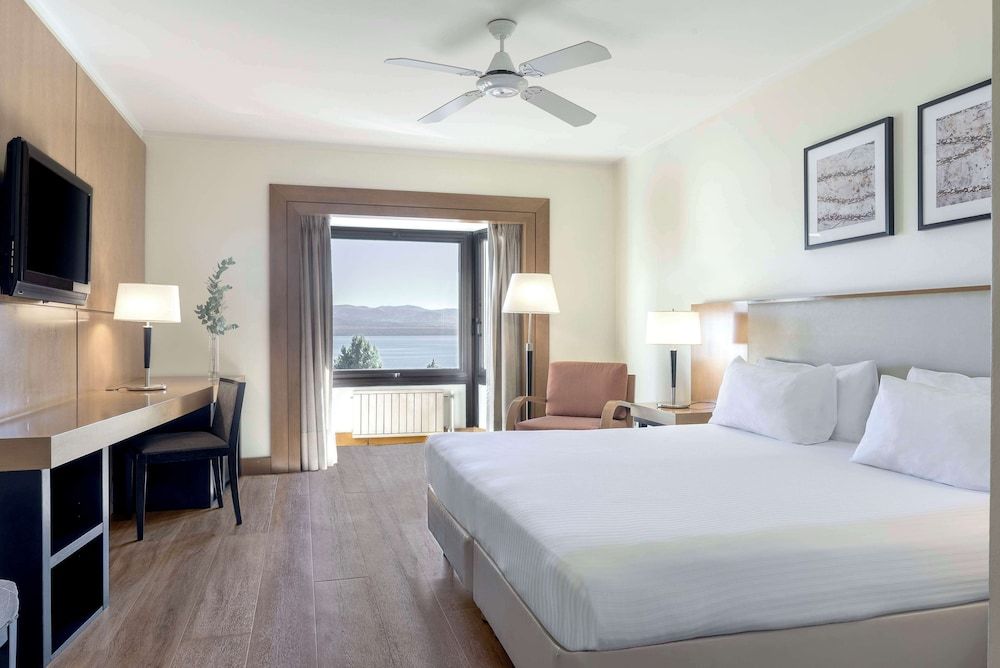 NH Edelweiss Bariloche Superior Room (View) 3