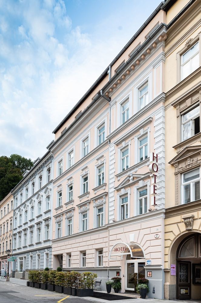 undefined Altstadthotel Wolf-Dietrich 2