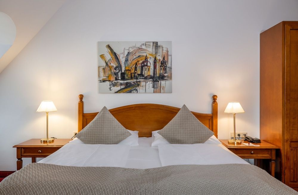 IMLAUER Palais Mirabell Classic Double Room 4