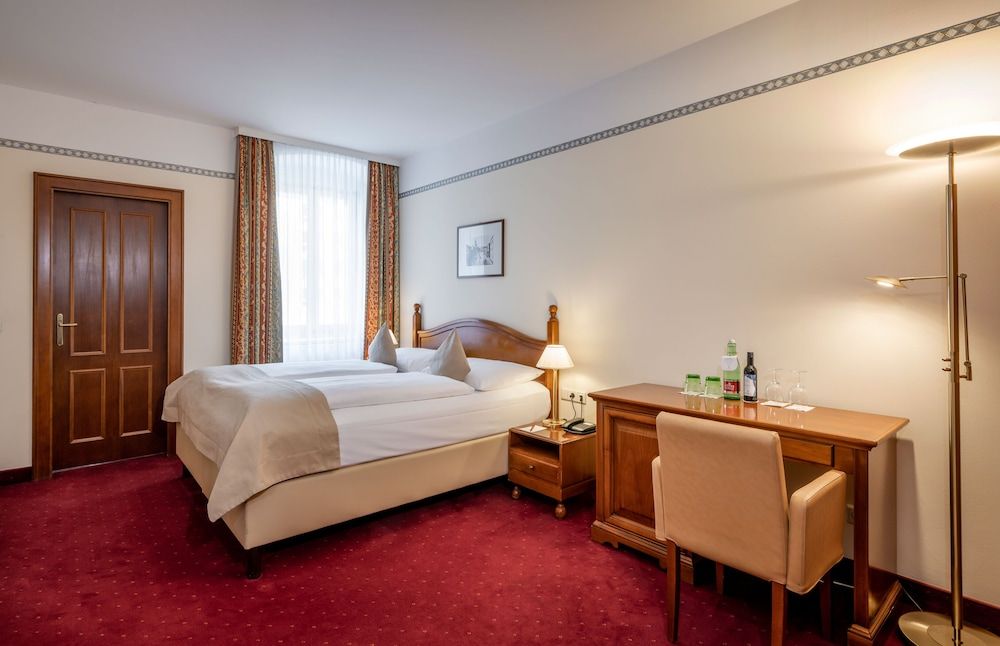 IMLAUER Palais Mirabell Classic Double Room 2