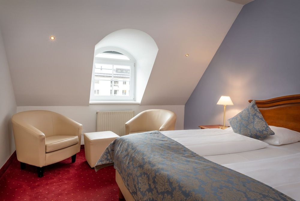 IMLAUER Palais Mirabell Classic Double Room 7
