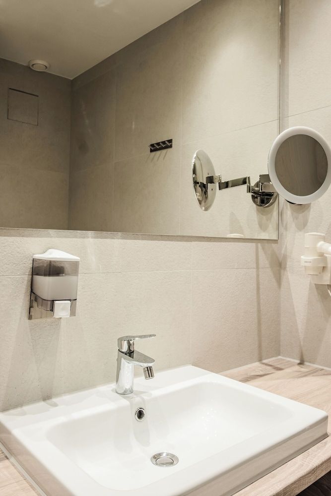 Theater Hotel Salzburg Standard Double Room (Air Conditioning) 10