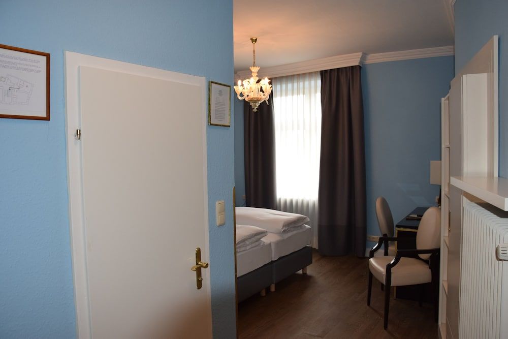 Lasserhof Salzburg Standard Twin Room 3