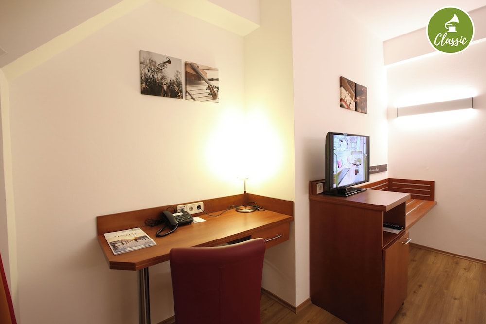 arte Hotel Wien Stadthalle Classic Double or Twin Room 6