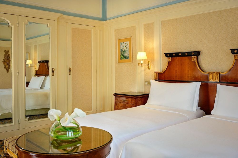 Room, 2 Twin Beds, Non Smoking (Opera View)