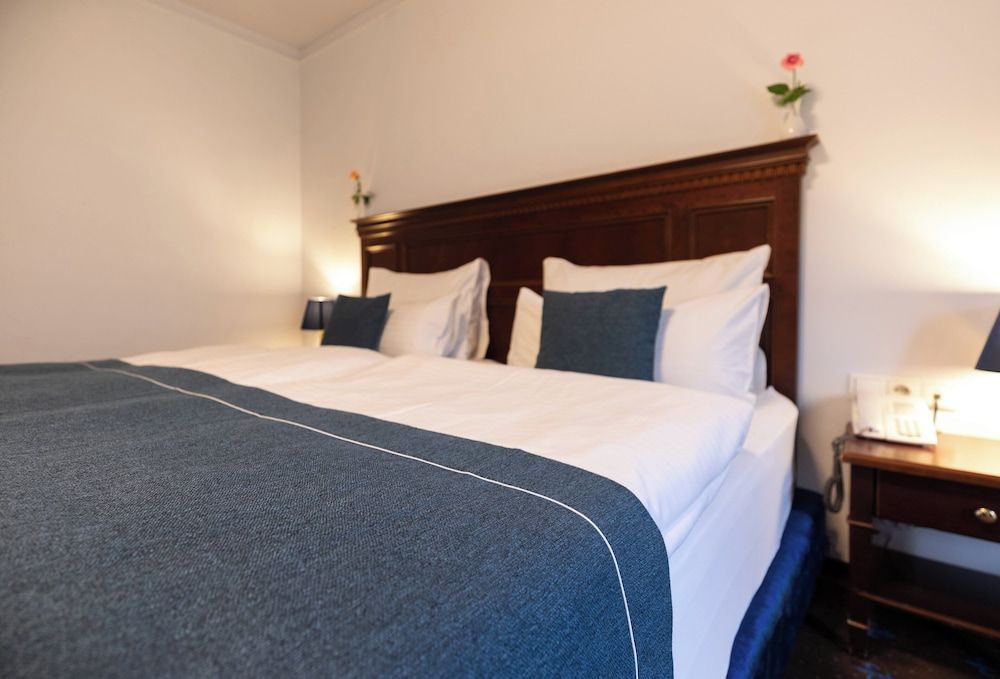 Standard Room, 1 King Bed, Balcony (Up to 3 Guests, Family Room)