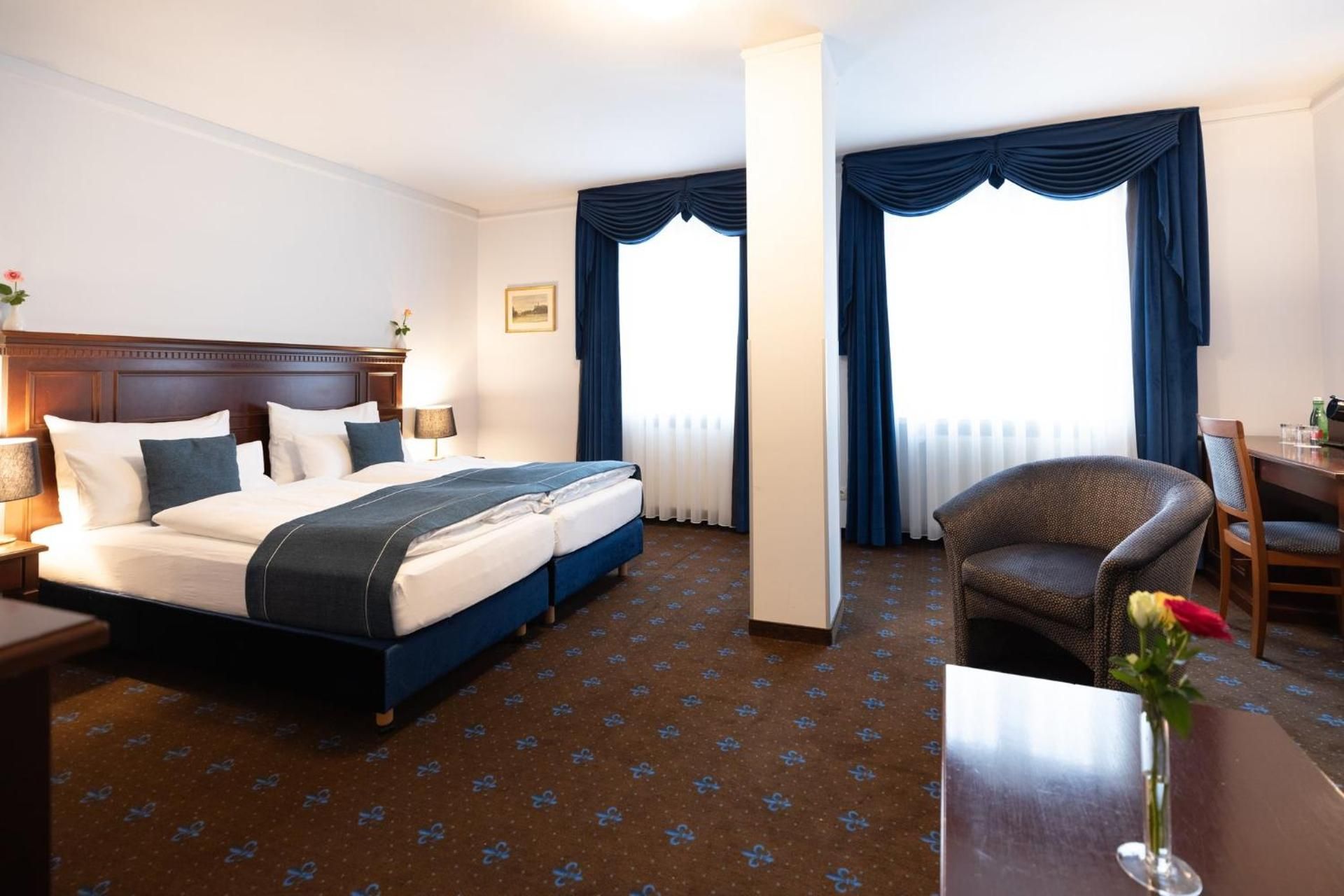 Queen Family Suite with Kitchenette and Sofa Bed