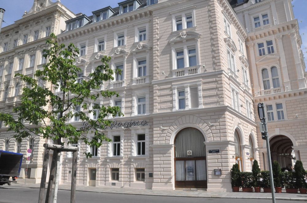 undefined Hotel Regina 9