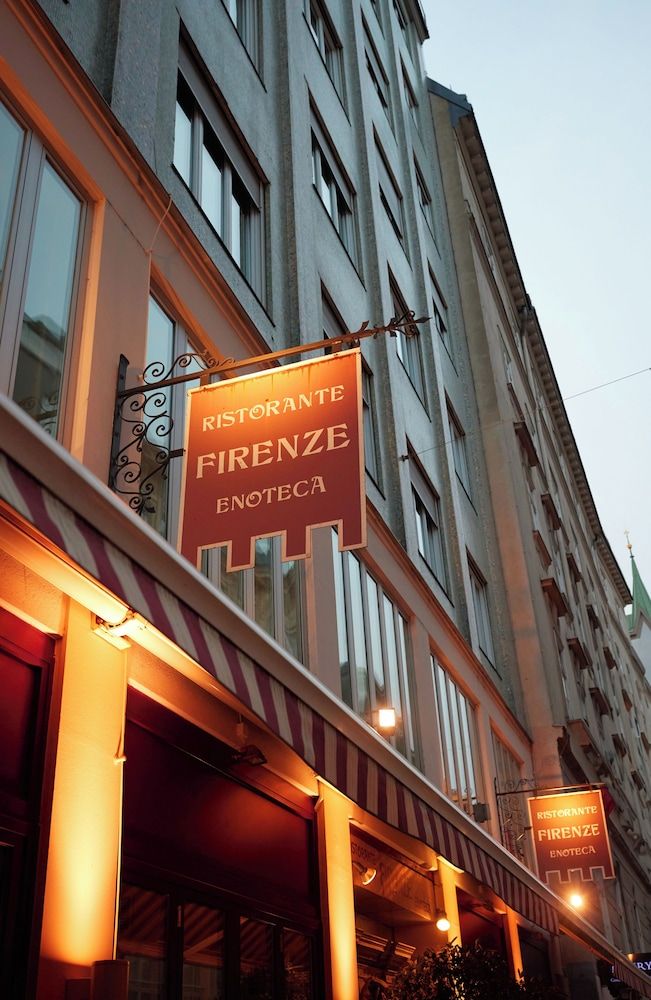 undefined Hotel Royal 8